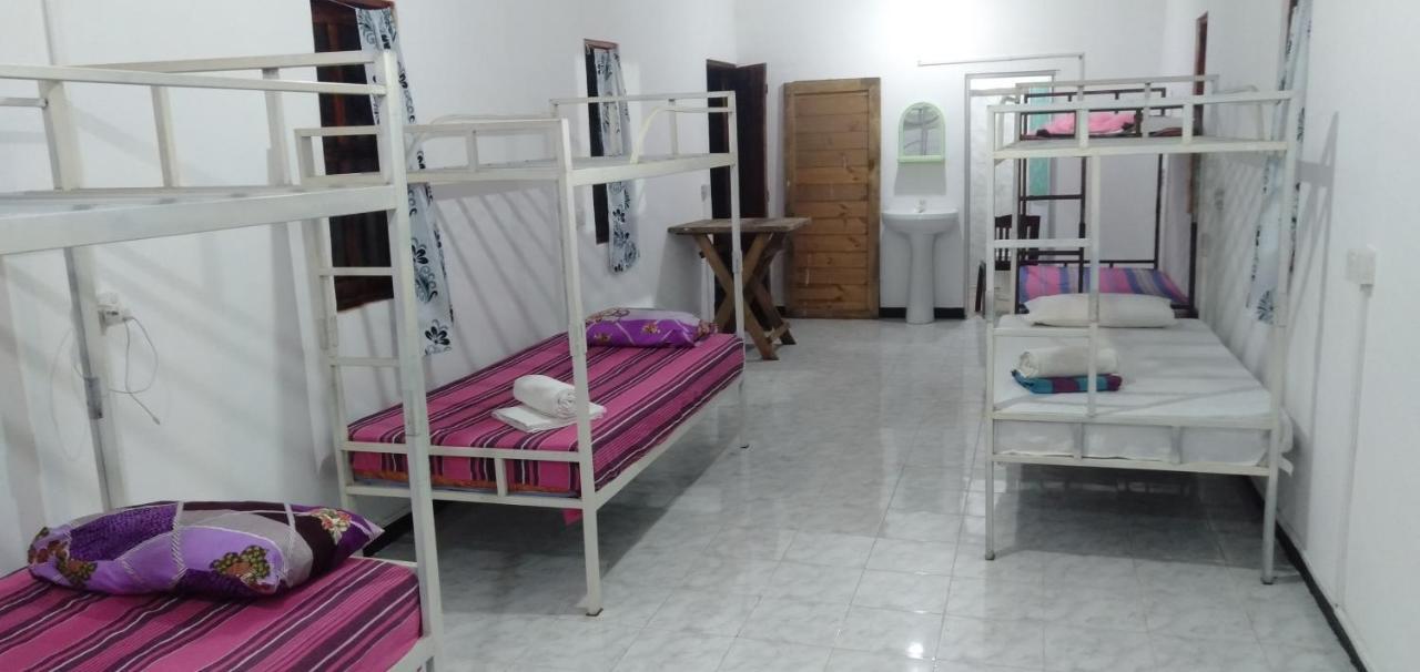 Walkers Hostel Trincomalee Eksteriør bilde