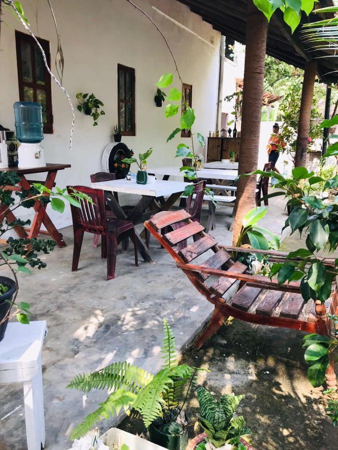 Walkers Hostel Trincomalee Eksteriør bilde