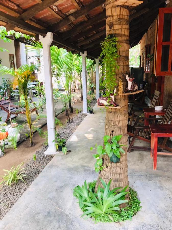 Walkers Hostel Trincomalee Eksteriør bilde