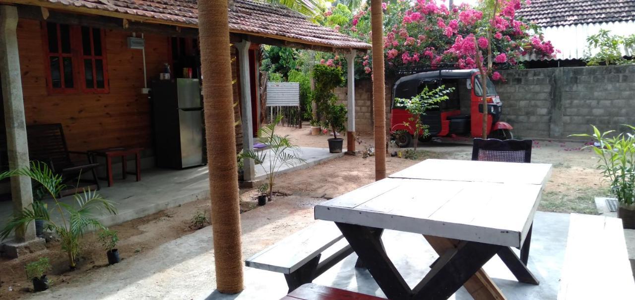 Walkers Hostel Trincomalee Eksteriør bilde