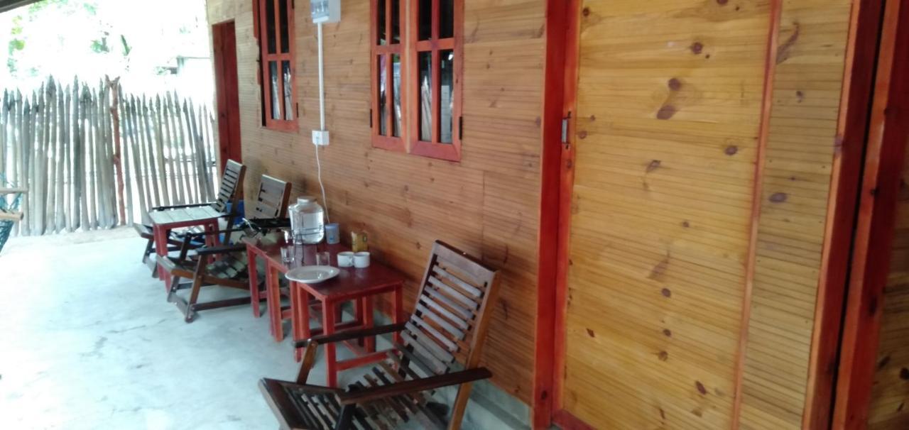 Walkers Hostel Trincomalee Eksteriør bilde