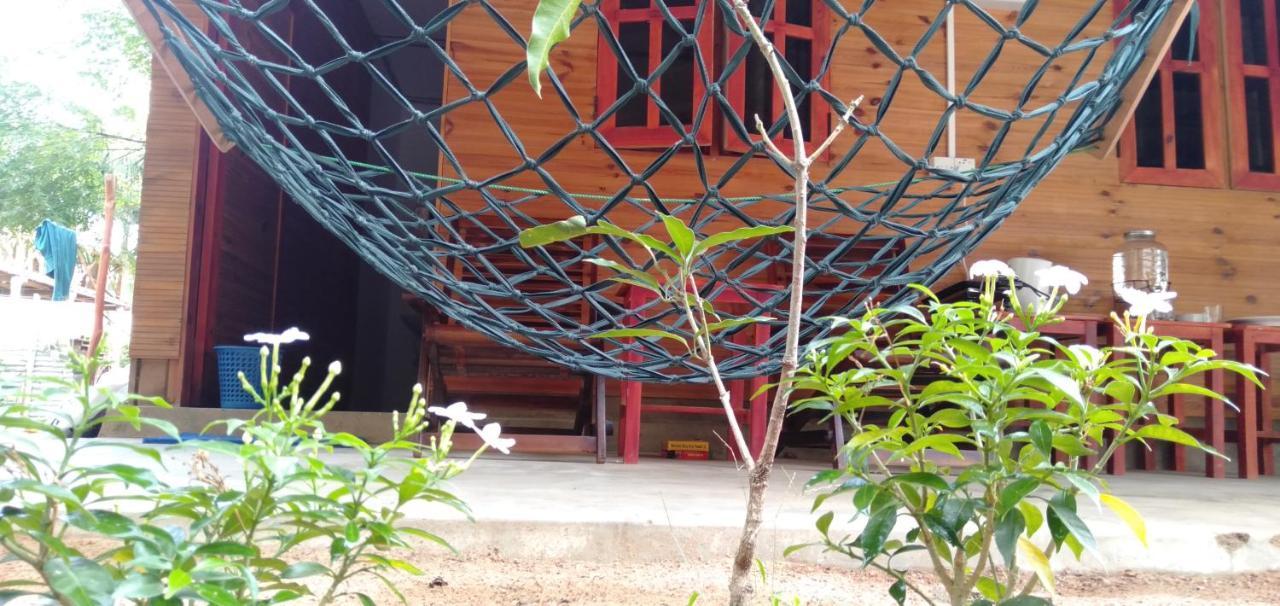 Walkers Hostel Trincomalee Eksteriør bilde