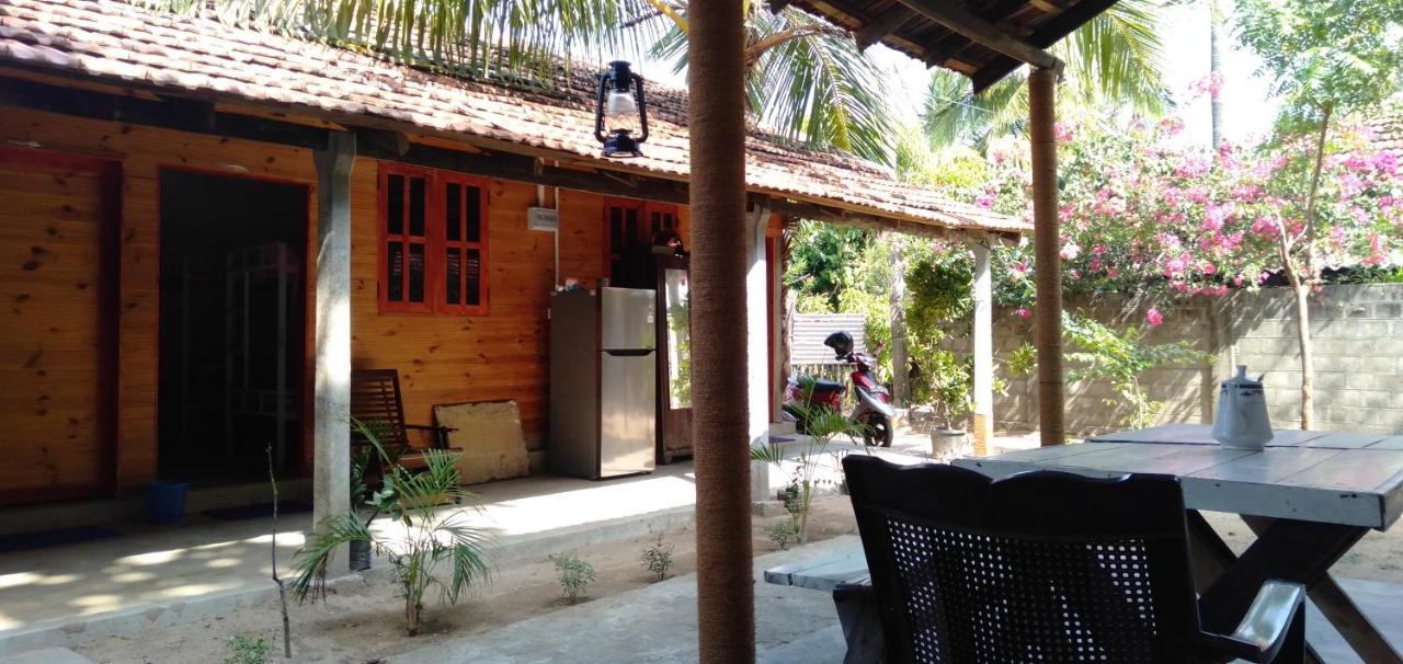 Walkers Hostel Trincomalee Eksteriør bilde